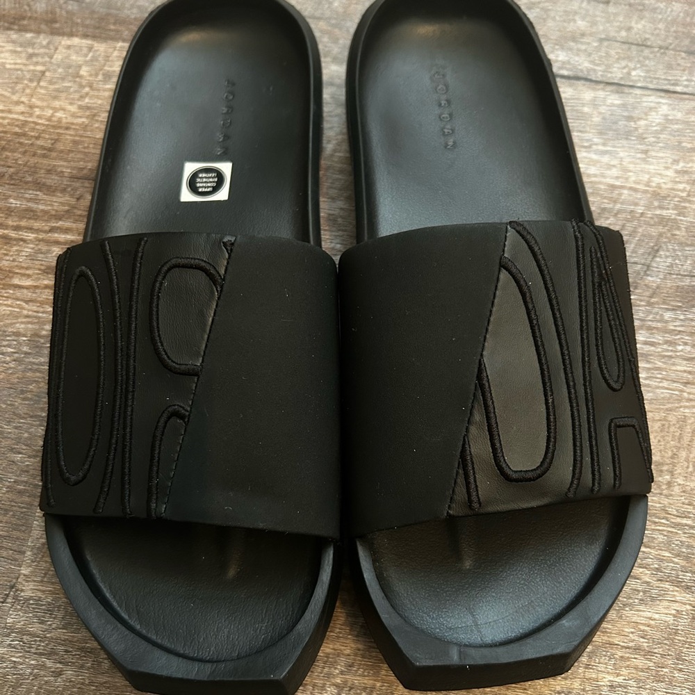 NWOT Nola Jordan Slides Women sz 7 Black